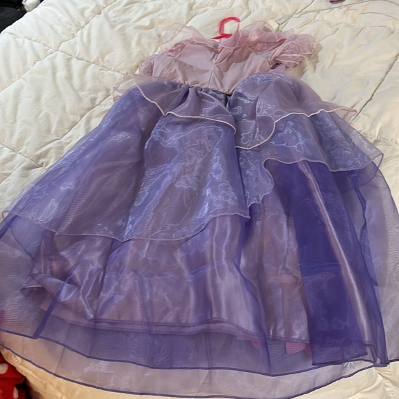 Isabela Madrigal Costume- Disney store - Picture 5 of 6